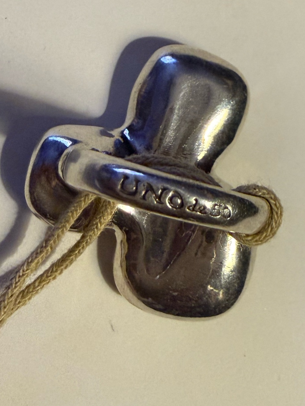 NWT Uno de 50 - Triple Cushion-Set Gray Stone Ring - Picture 7 of 9
